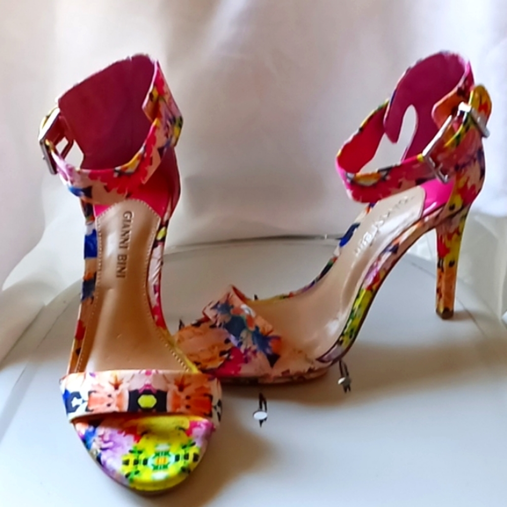 Gianni Bini Floral Heels